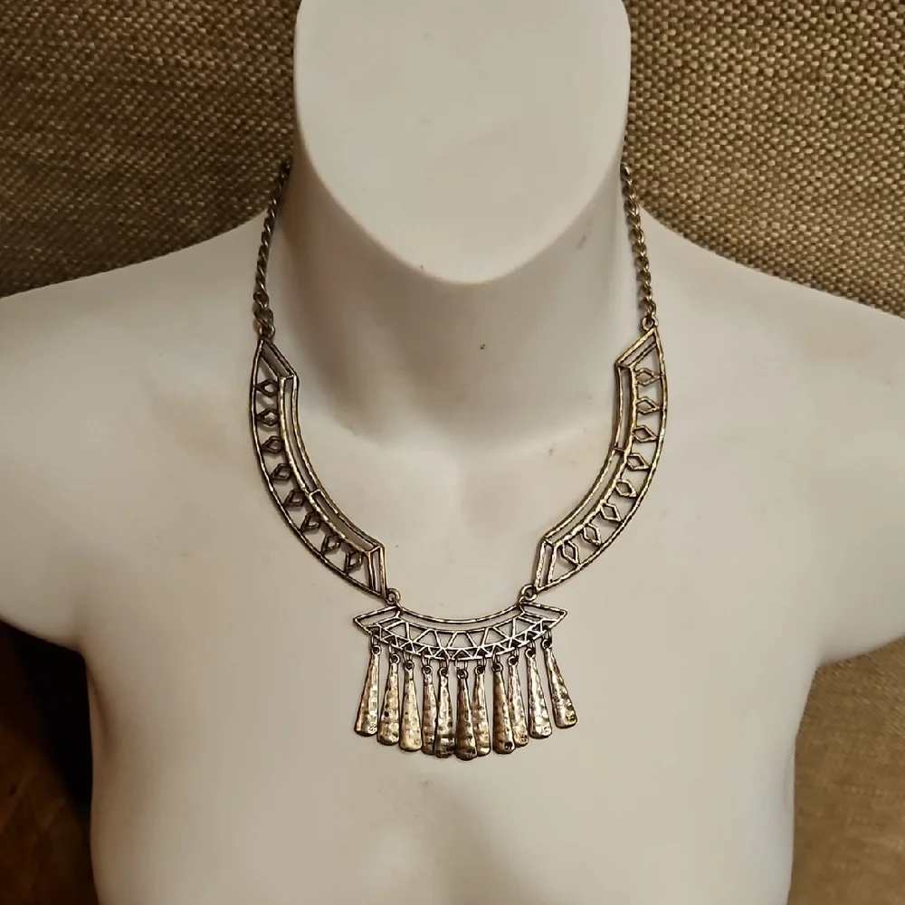 Necklace - Picture 1 of 2